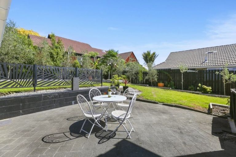 Photo of property in 12 Cyclades Place, Shelly Park, Auckland, 2014