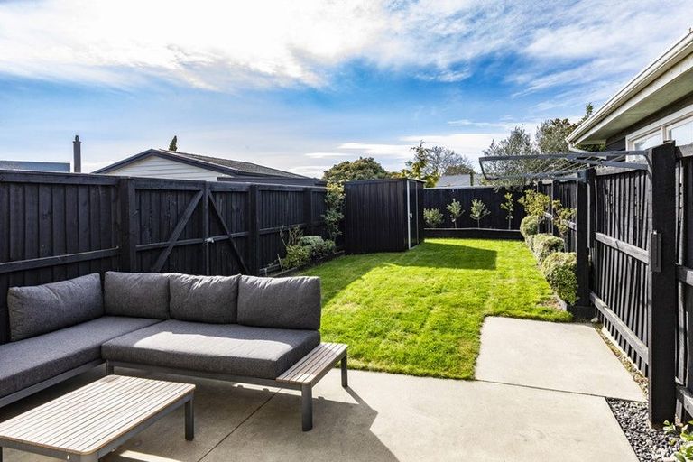 Photo of property in 2/274 Burwood Road, Burwood, Christchurch, 8083