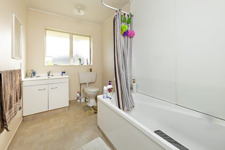 Photo of property in 23 Robin Brooke Drive, Flat Bush, Auckland, 2019