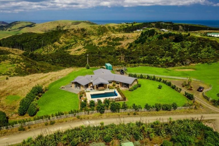 Photo of property in 113a Constable Road, Muriwai, Waimauku, 0881