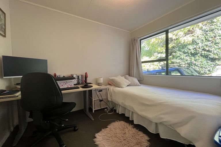 Photo of property in 18b Parkinson Close, Whitby, Porirua, 5024