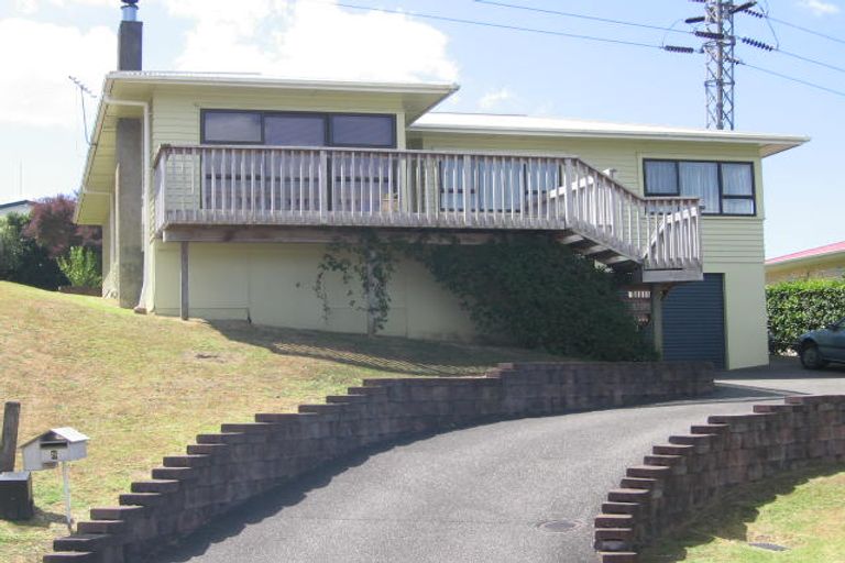Photo of property in 8 Camelot Place, Glenfield, Auckland, 0629