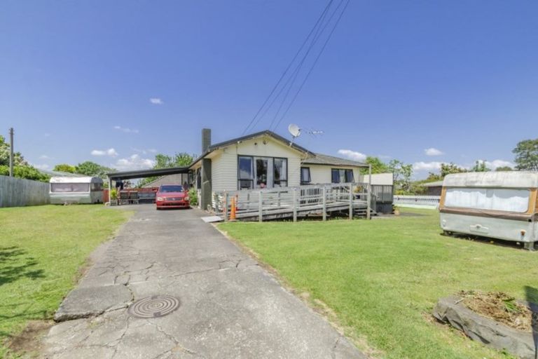 Photo of property in 23 Tironui Station Road East, Papakura, 2112