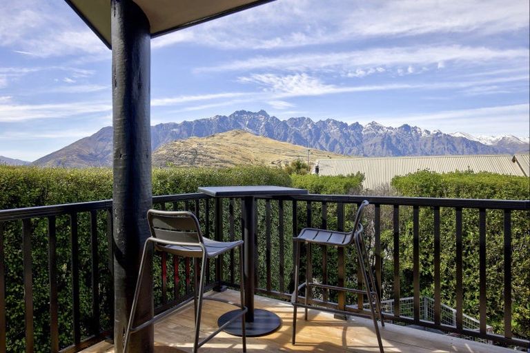 Photo of property in 1 Highview Terrace, Queenstown, 9300