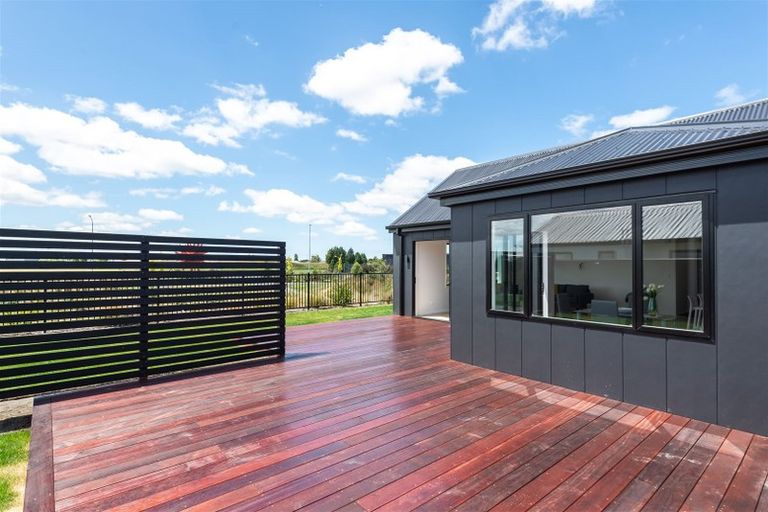 Photo of property in 23 Angus Place, Rangiora, 7400