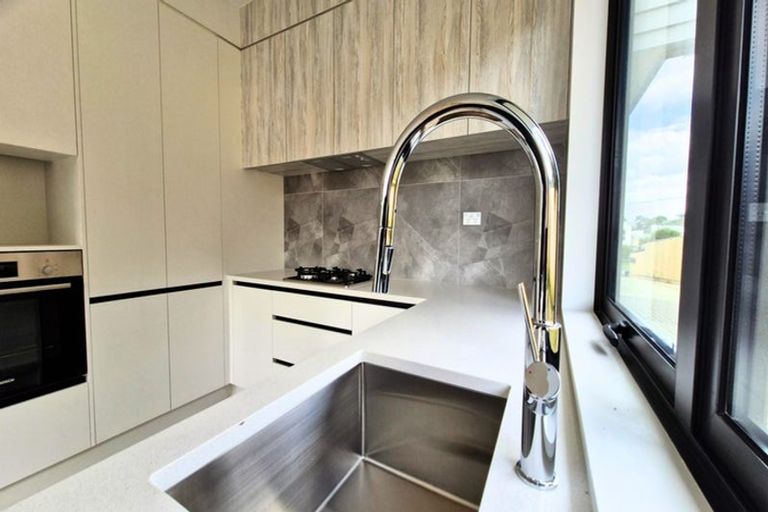 Photo of property in 90d Moire Road, Massey, Auckland, 0614