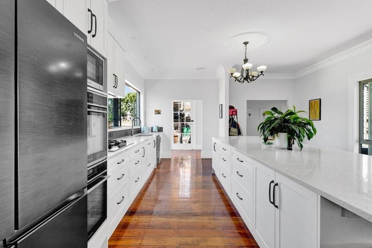 Photo of property in 76a Glover Road, Hawera, 4610