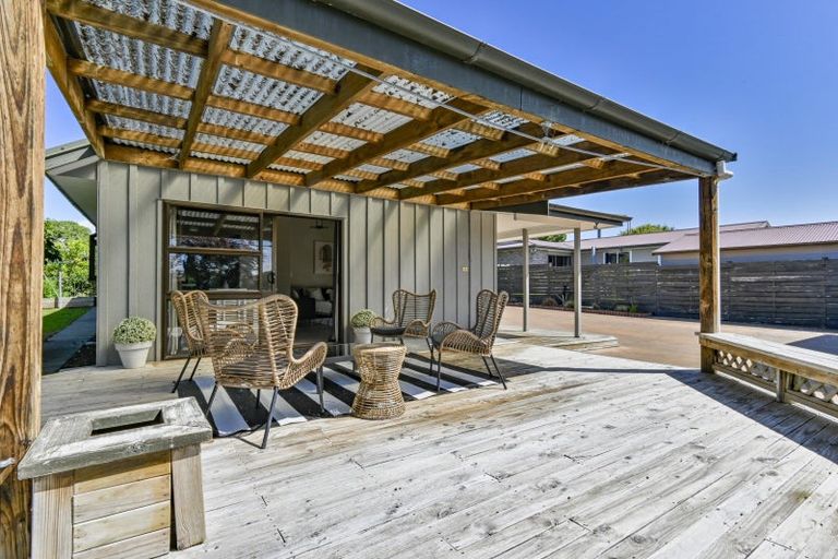 Photo of property in 3 Kaweka Place, Havelock North, 4130