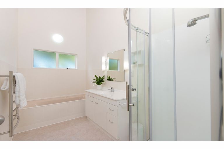 Photo of property in 74a Colombo Road, Waiuku, 2123