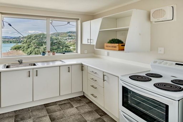 Photo of property in 5 Seaview Road, Paremata, Porirua, 5024
