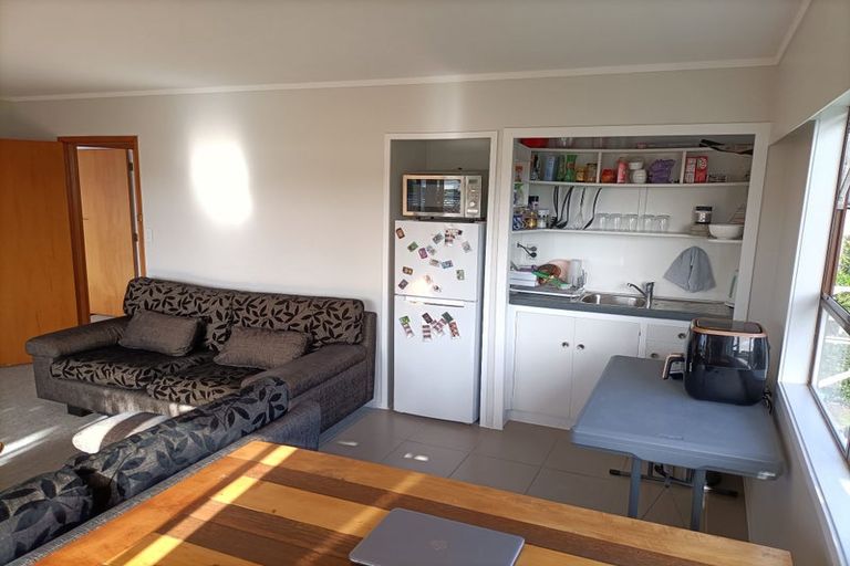 Photo of property in 8 Finch Street, One Tree Point, 0118