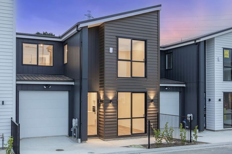 Photo of property in 7 Whawhaki Lane, Kumeu, 0810