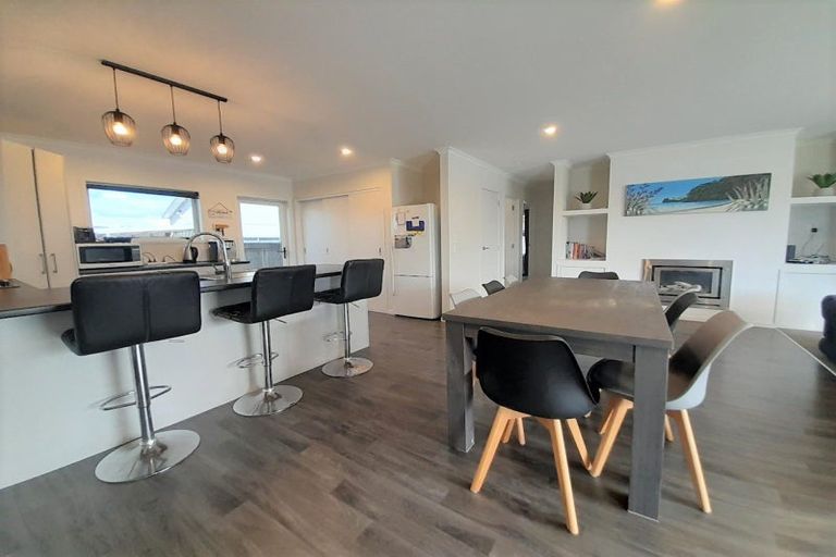 Photo of property in 124 Rangiora Crescent, Matarangi, Whitianga, 3592