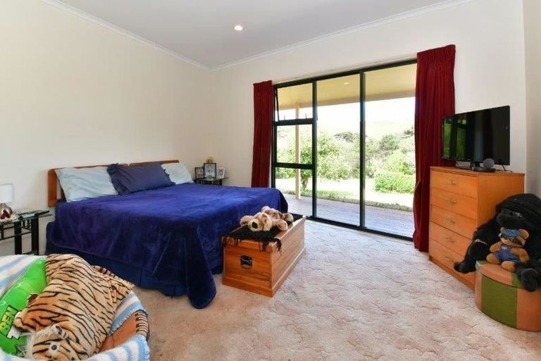 Photo of property in 744 Peak Road, Helensville, 0875