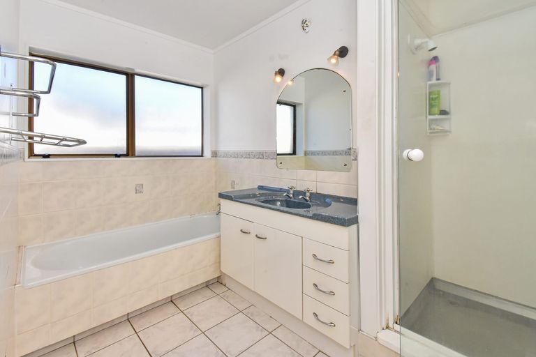 Photo of property in 44 Lakeside Drive, Pahurehure, Papakura, 2113