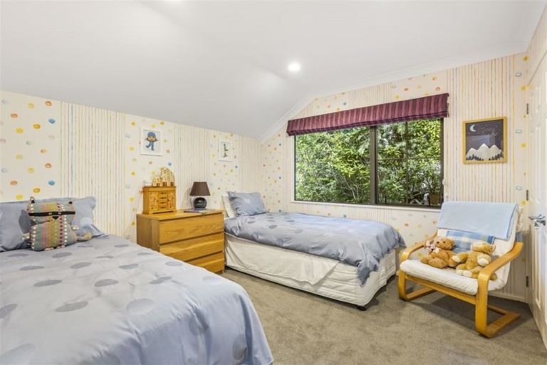 Photo of property in 12a Hobbs Road, Matakatia, Whangaparaoa, 0930