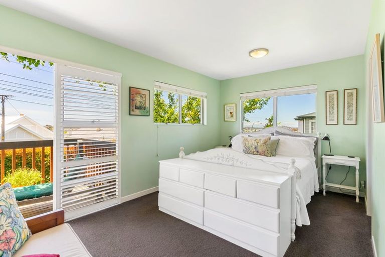 Photo of property in 38 Hinemoa Street, Birkenhead, Auckland, 0626