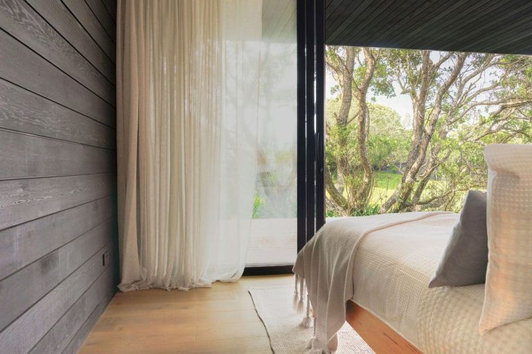 Photo of property in 28 Pacific Parade, Surfdale, Waiheke Island, 1081