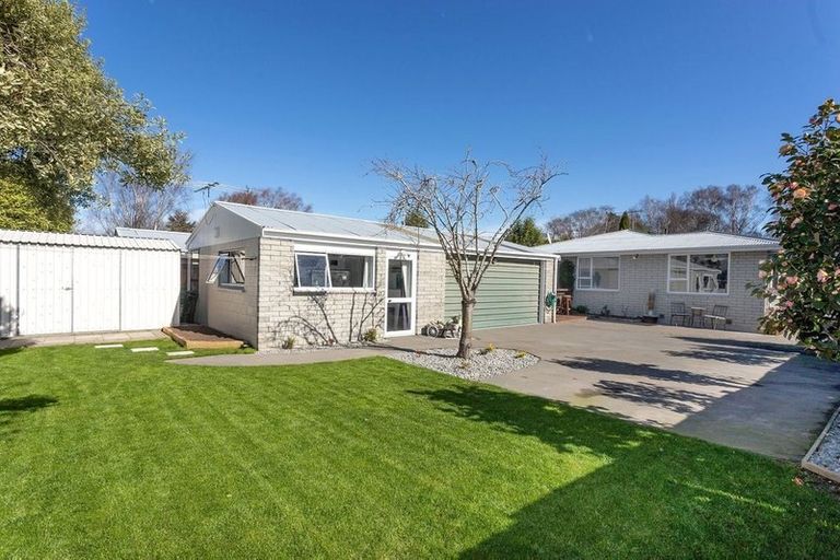 Photo of property in 118 Grimseys Road, Redwood, Christchurch, 8051