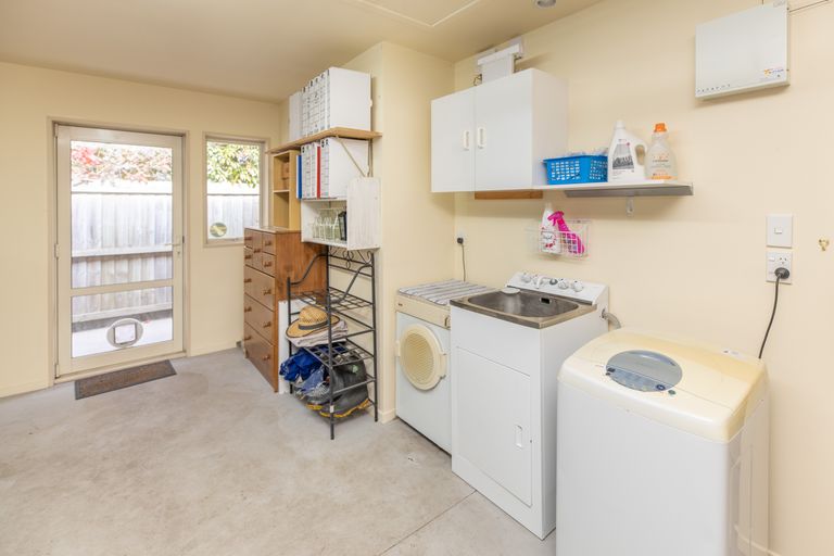 Photo of property in 10 Harrys Way, Redwood, Christchurch, 8051
