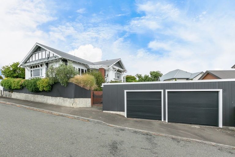 Photo of property in 34 Fitzroy Road, Bluff Hill, Napier, 4110
