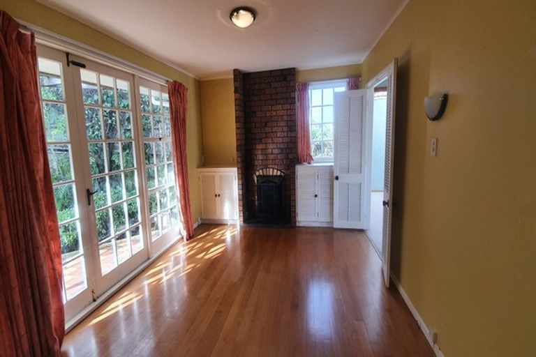 Photo of property in 29 Salem Place, Torbay, Auckland, 0630