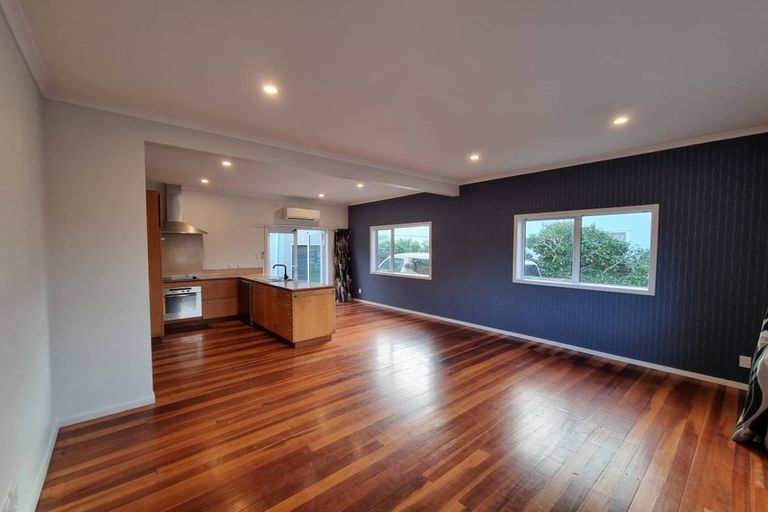 Photo of property in 20 Phillip Street, Johnsonville, Wellington, 6037