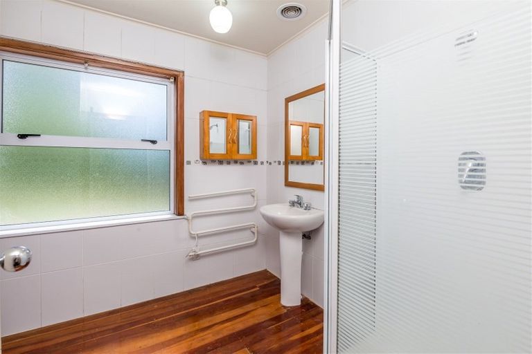 Photo of property in 9 Trafalgar Road, Milford, Auckland, 0620