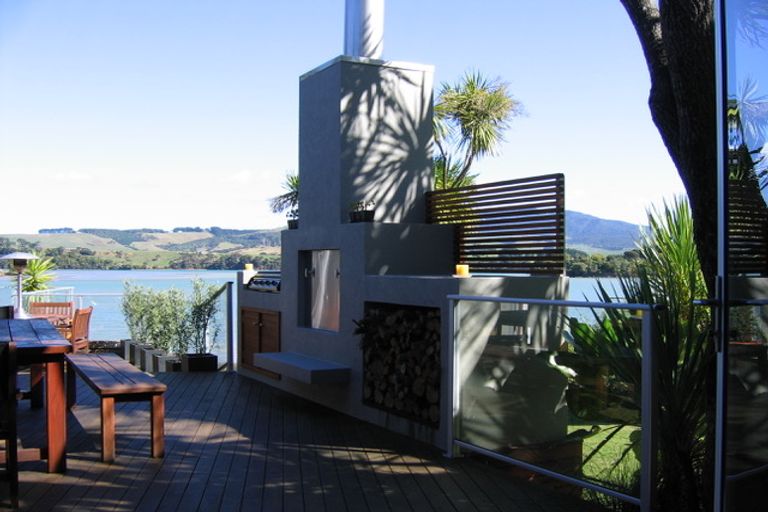 Photo of property in 44 Kaitoke Street, Raglan, 3225