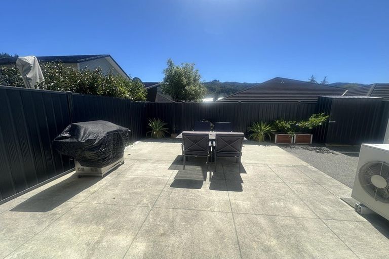 Photo of property in 5 Ashington Road, Silverstream, Upper Hutt, 5019