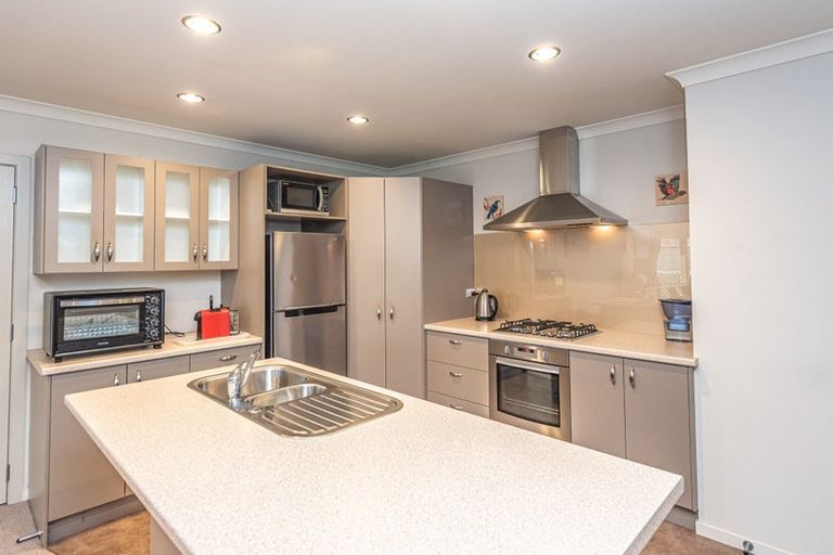 Photo of property in 16 Gilligan Close, College Estate, Whanganui, 4500