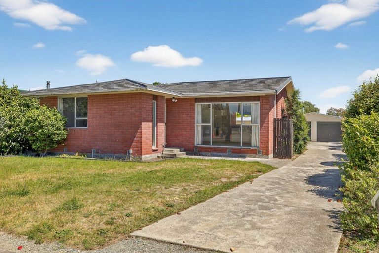 Photo of property in 66 Inwoods Road, Parklands, Christchurch, 8083