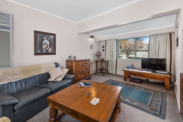 Photo of property in 2/89 Harvey Street, Waipahihi, Taupo, 3330