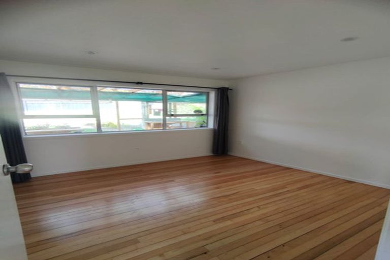 Photo of property in 165 Don Buck Road, Massey, Auckland, 0614