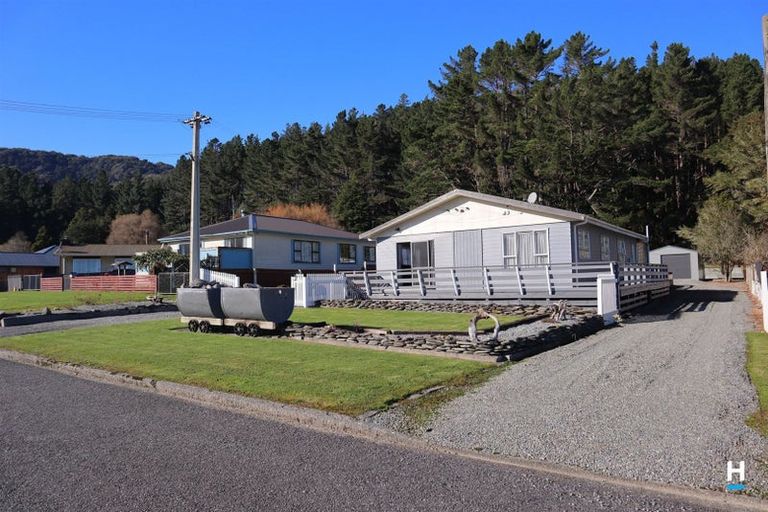 Photo of property in 2 Mawhera Street, Dobson, Greymouth, 7805