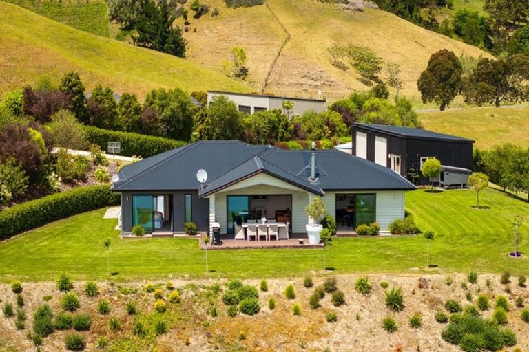 Photo of property in 38 Penrith Road, Poraiti, Napier, 4182