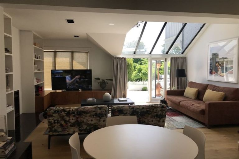 Photo of property in 35 Knowles Street, St Albans, Christchurch, 8052