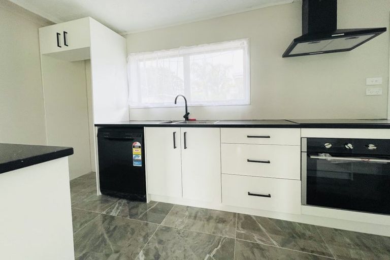 Photo of property in 30 Ferry Parade, Herald Island, Auckland, 0618