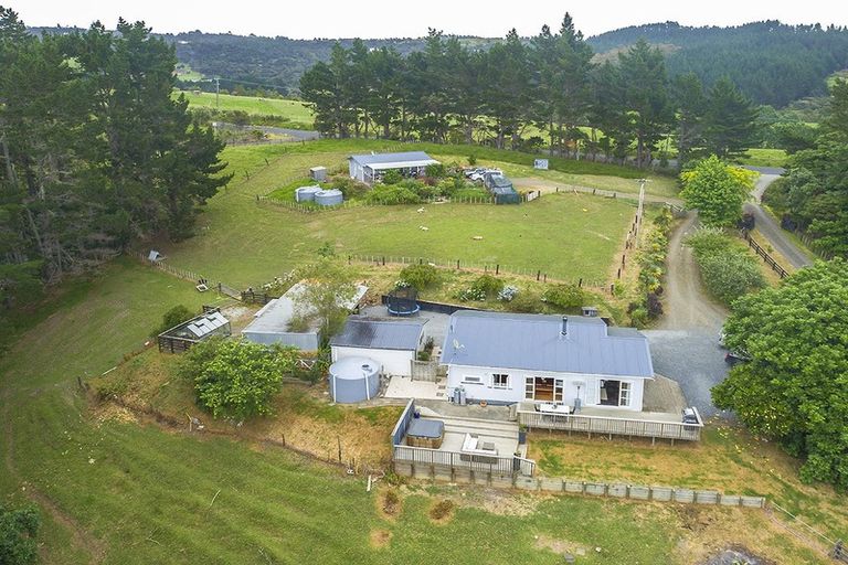 Photo of property in 687 Inland Road, Helensville, 0875