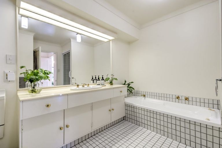 Photo of property in 145a Clarence Street, Hamilton Lake, Hamilton, 3204