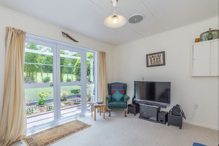 Photo of property in 37 Vista Road, Ohau, Levin, 5570
