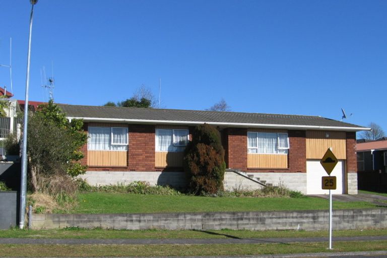 Photo of property in 4 Magnolia Crescent, Nawton, Hamilton, 3200