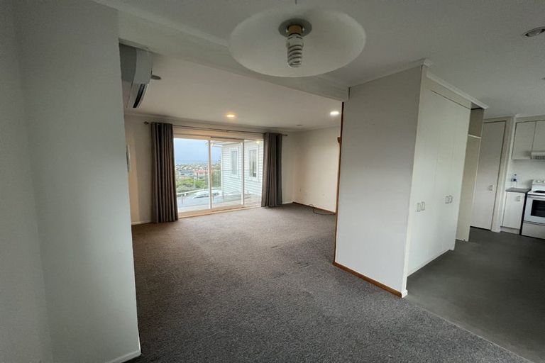 Photo of property in 752 East Coast Road, Pinehill, Auckland, 0630