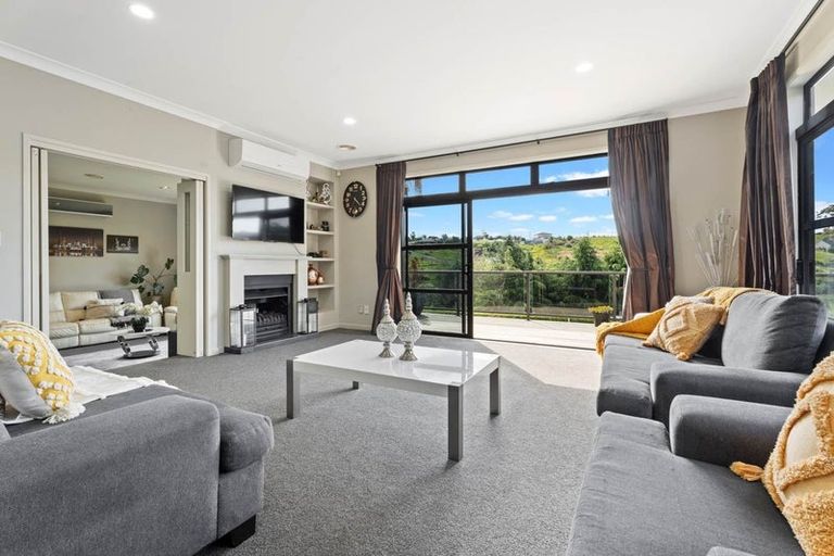 Photo of property in 14 Regis Lane, Flat Bush, Auckland, 2019