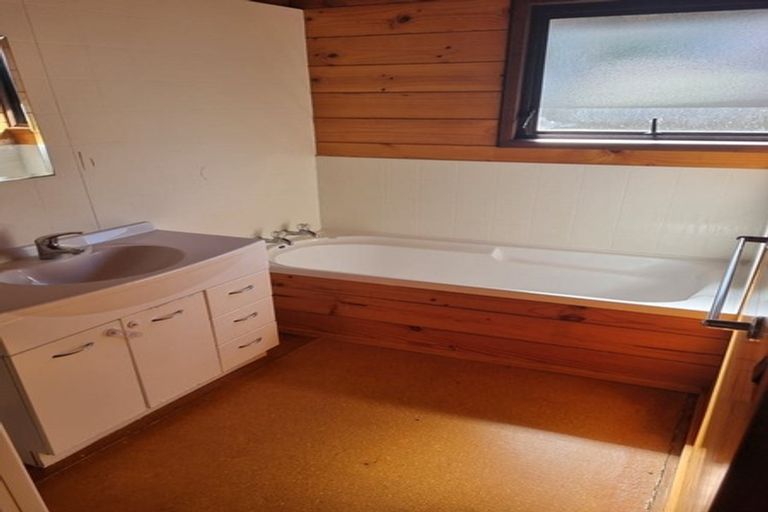 Photo of property in 5 Otonga Way, Churton Park, Wellington, 6037