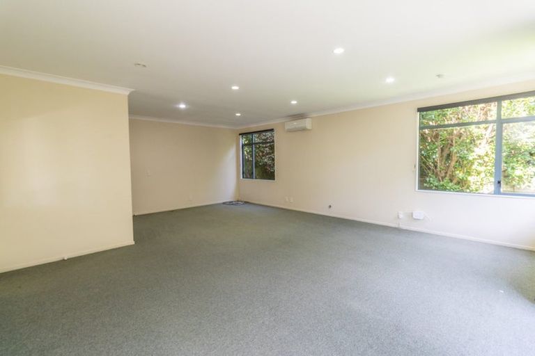 Photo of property in 43 Amesbury Drive, Churton Park, Wellington, 6037