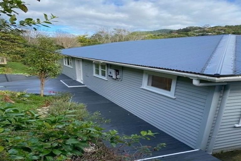 Photo of property in 27 Olivia Crescent, Tawa, Wellington, 5028