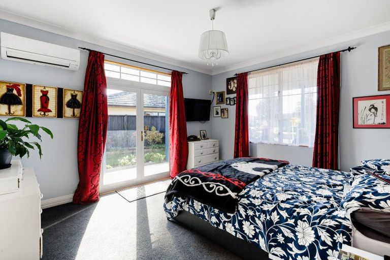 Photo of property in 1 Buckingham Place, Rototuna North, Hamilton, 3210