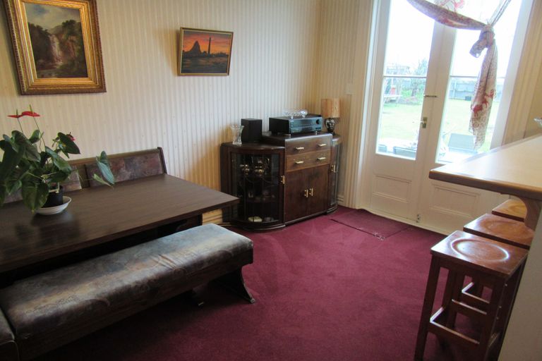 Photo of property in 43 Rhodes Street, Waimate, 7924