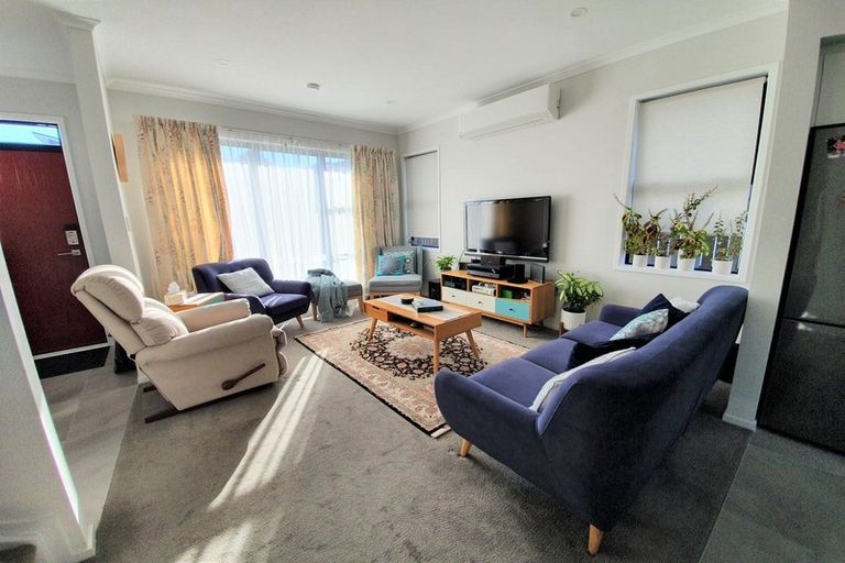 Photo of property in 9 Sacred Kingfisher Road, Hobsonville, Auckland, 0616